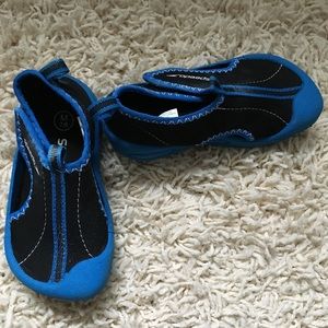 Speedo water shoes